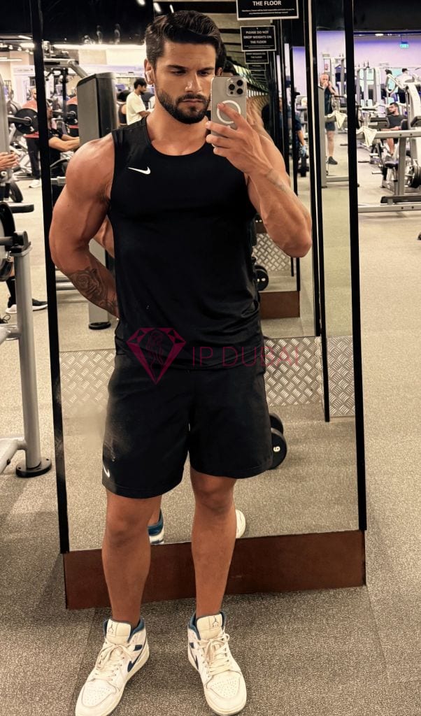 Gabriel, 23, Latina, in JVC, Dubai, from AED 1,850 an hour, speaks Spanish and Portuguese — photo 4 of 19