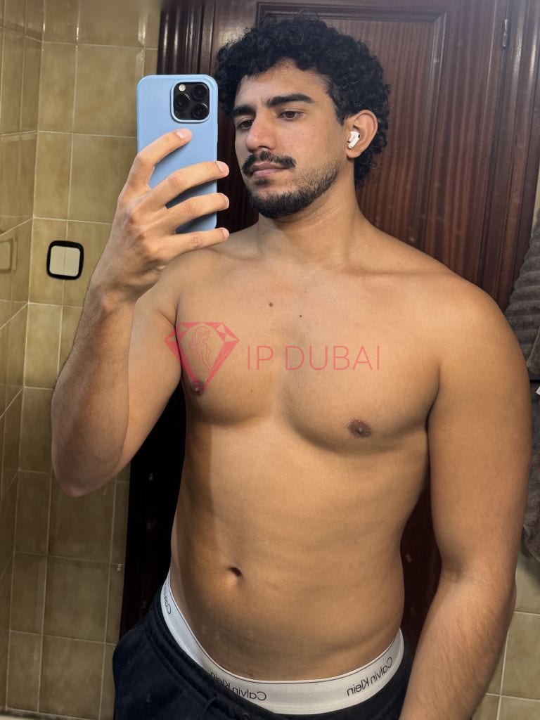 Rafael, 29, Latina, in Al Rashidiya, Ajman, from AED 2,000 an hour, speaks Spanish and Portuguese — photo 3 of 10