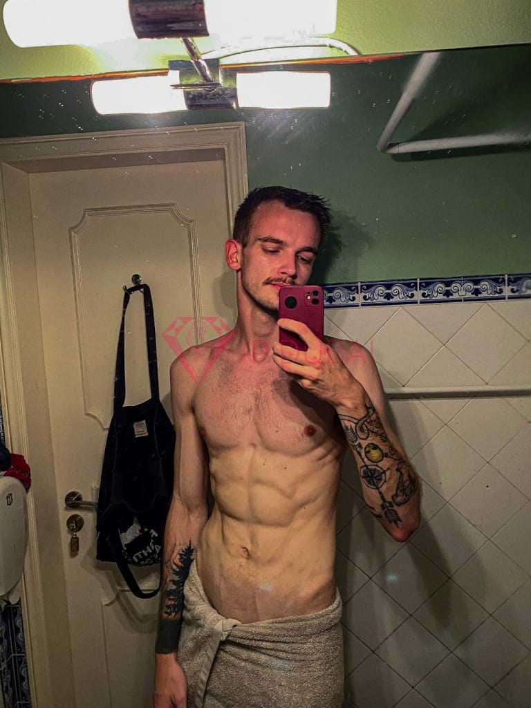 Bogdan, 28, Russian, in Khalifa City, Abu Dhabi, from AED 2,800 an hour, speaks Russian and English — photo 4 of 6