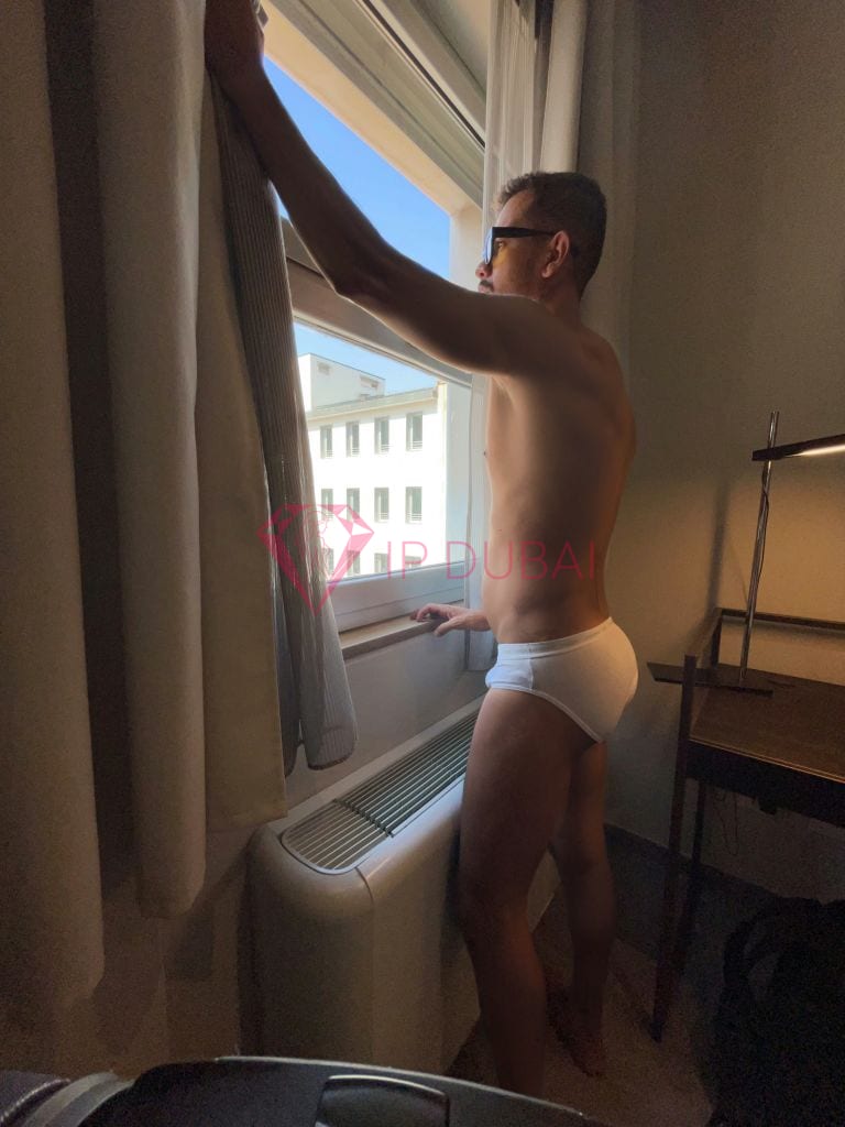 Caio, 27, Latina, in Sports City, Dubai, from AED 2,450 an hour, speaks Spanish and Portuguese — photo 8 of 8