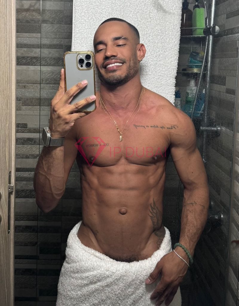 Lucas, 26, Latina, in Mussafah, Abu Dhabi, from AED 12,400 an hour, speaks Spanish and Portuguese — photo 4 of 71