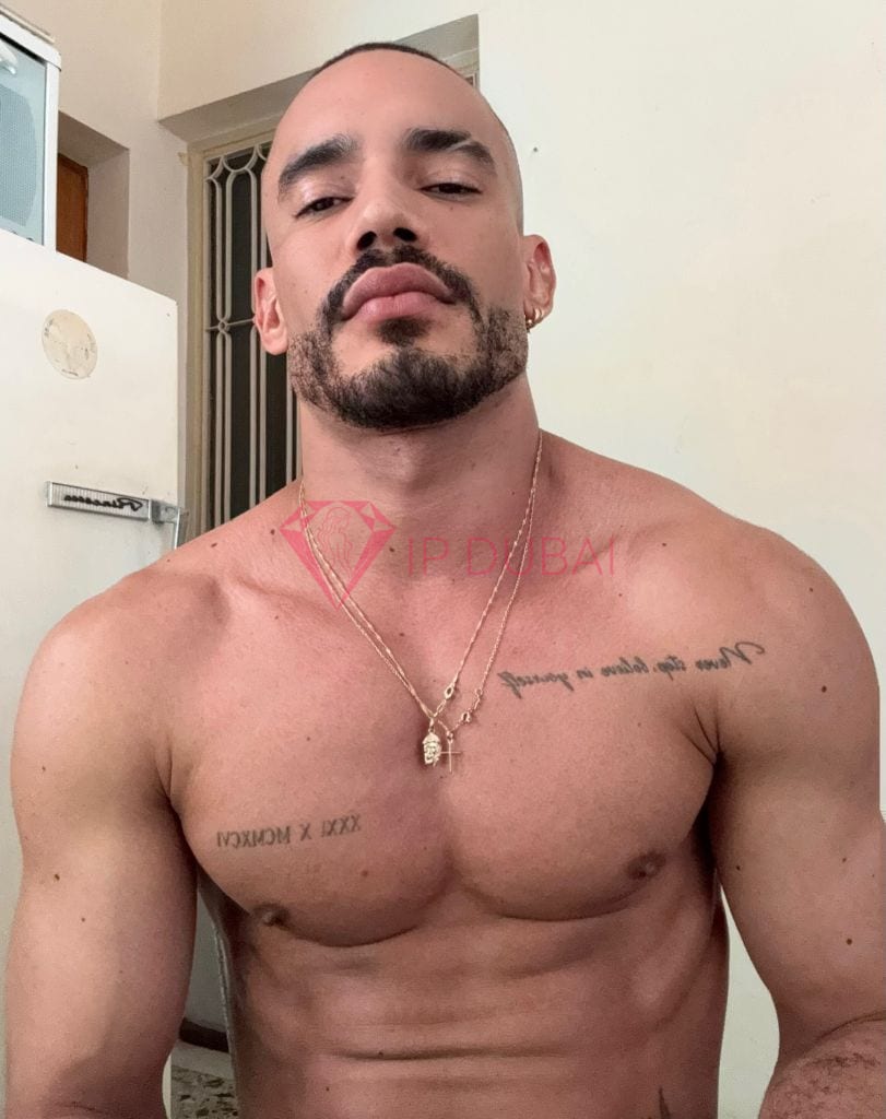Lucas, 26, Latina, in Mussafah, Abu Dhabi, from AED 12,400 an hour, speaks Spanish and Portuguese — photo 45 of 71