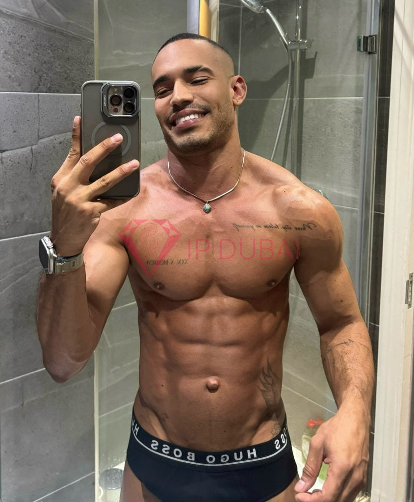 Lucas, 26, Latina, in Mussafah, Abu Dhabi, from AED 12,400 an hour, speaks Spanish and Portuguese — photo 51 of 71