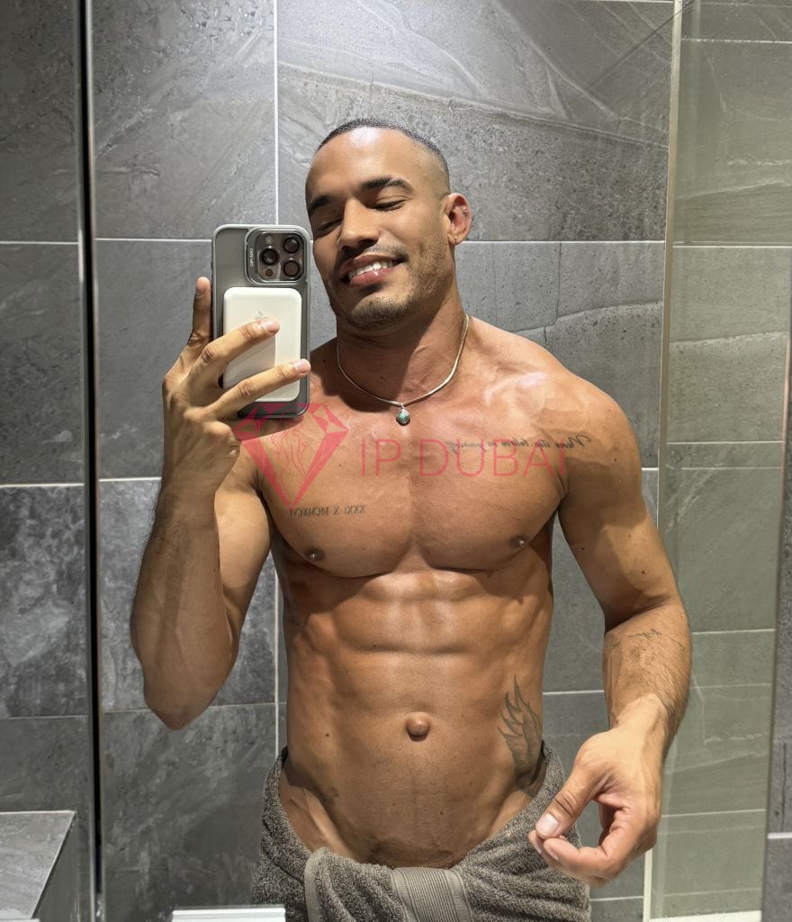 Lucas, 26, Latina, in Mussafah, Abu Dhabi, from AED 12,400 an hour, speaks Spanish and Portuguese — photo 56 of 71