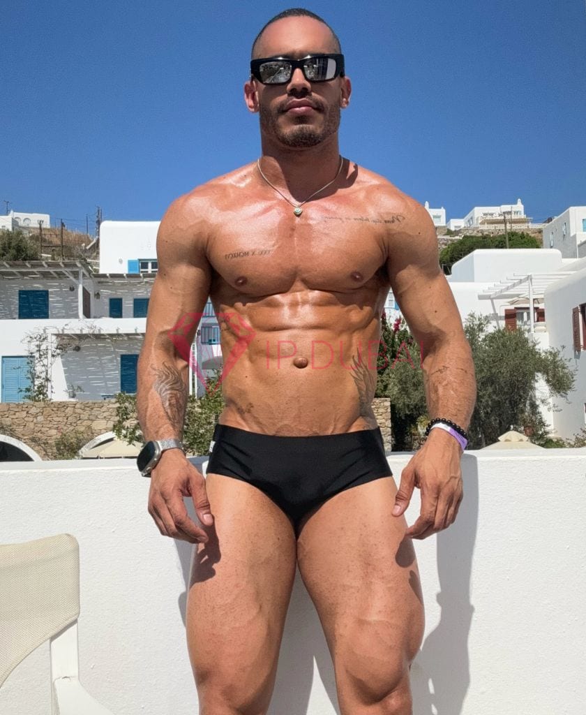 Lucas, 26, Latina, in Mussafah, Abu Dhabi, from AED 12,400 an hour, speaks Spanish and Portuguese — photo 57 of 71
