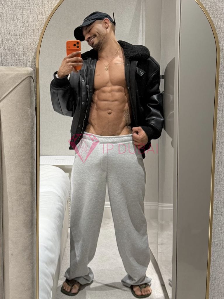 Lucas, 26, Latina, in Mussafah, Abu Dhabi, from AED 12,400 an hour, speaks Spanish and Portuguese — photo 6 of 71