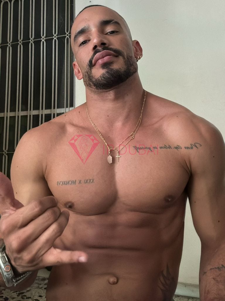 Lucas, 26, Latina, in Mussafah, Abu Dhabi, from AED 12,400 an hour, speaks Spanish and Portuguese — photo 62 of 71
