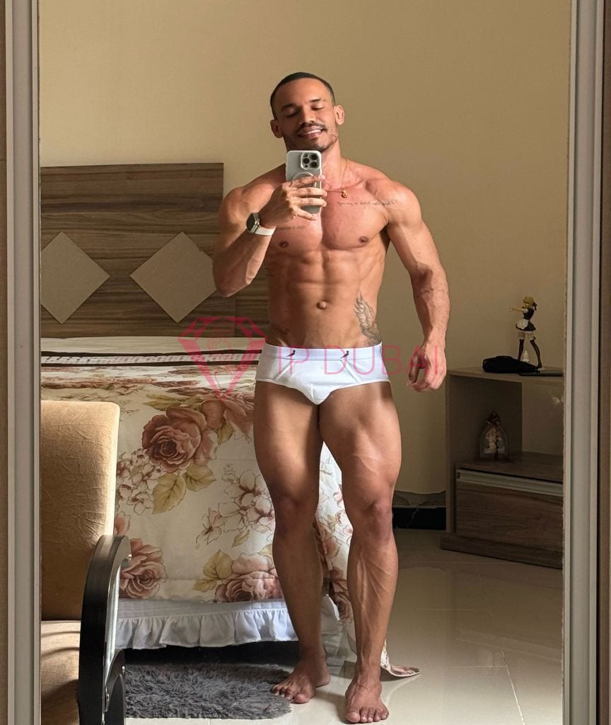 Lucas, 26, Latina, in Mussafah, Abu Dhabi, from AED 12,400 an hour, speaks Spanish and Portuguese — photo 67 of 71