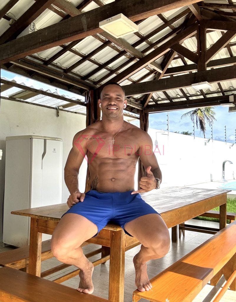 Lucas, 26, Latina, in Mussafah, Abu Dhabi, from AED 12,400 an hour, speaks Spanish and Portuguese — photo 70 of 71