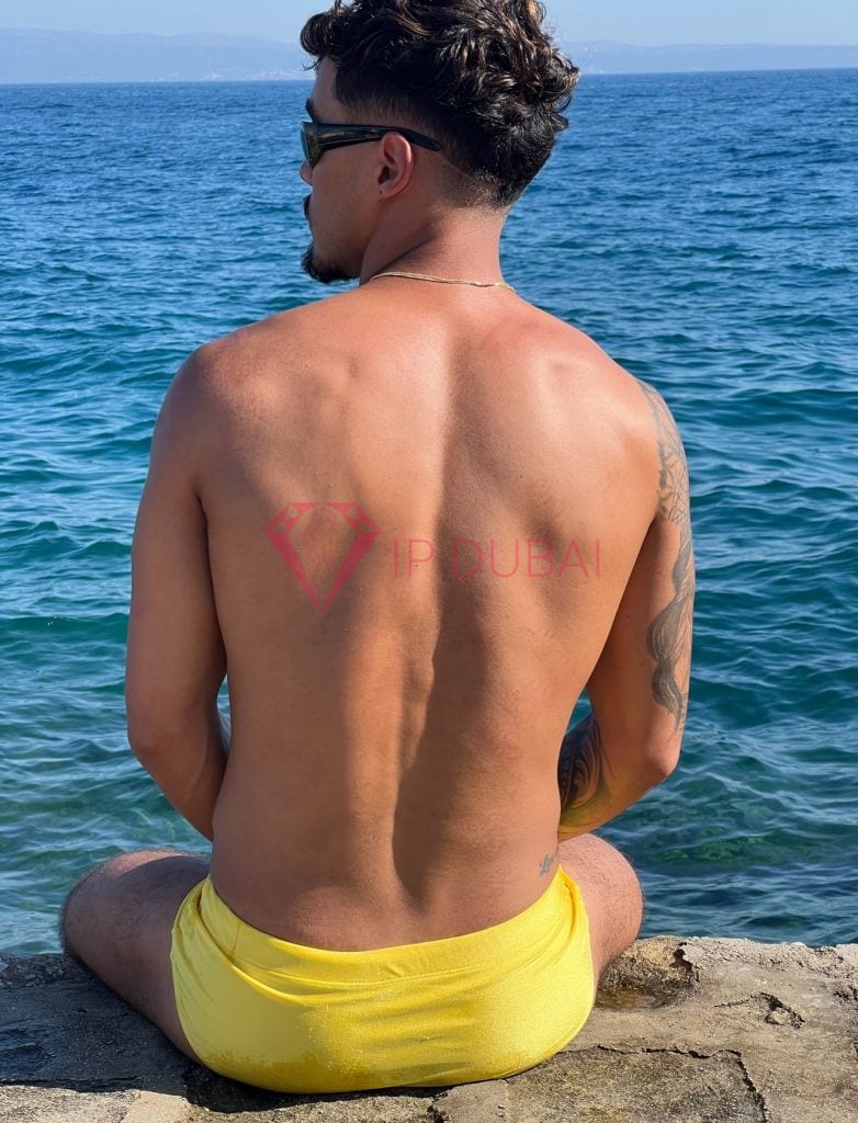 Camilo, 24, Latina, in Downtown, Dubai, from AED 2,500 an hour, speaks Spanish and Portuguese — photo 12 of 37