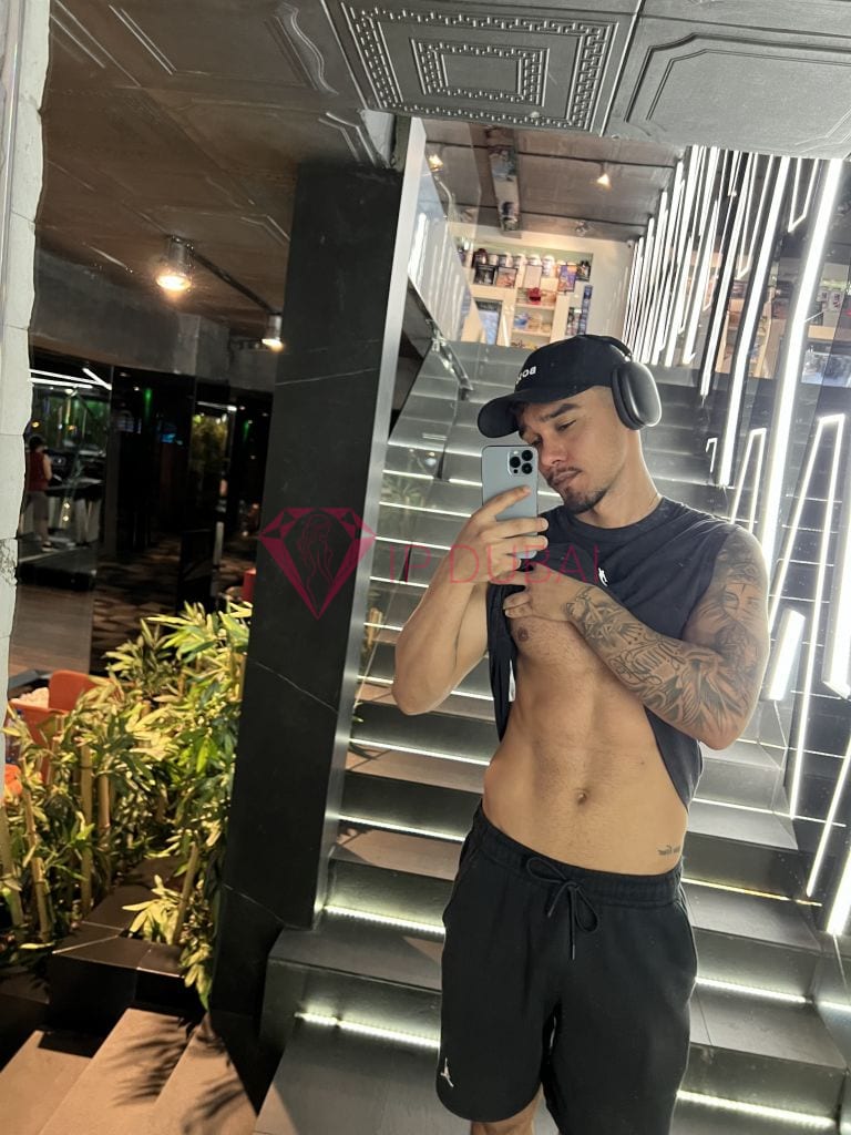 Camilo, 24, Latina, in Downtown, Dubai, from AED 2,500 an hour, speaks Spanish and Portuguese — photo 21 of 37