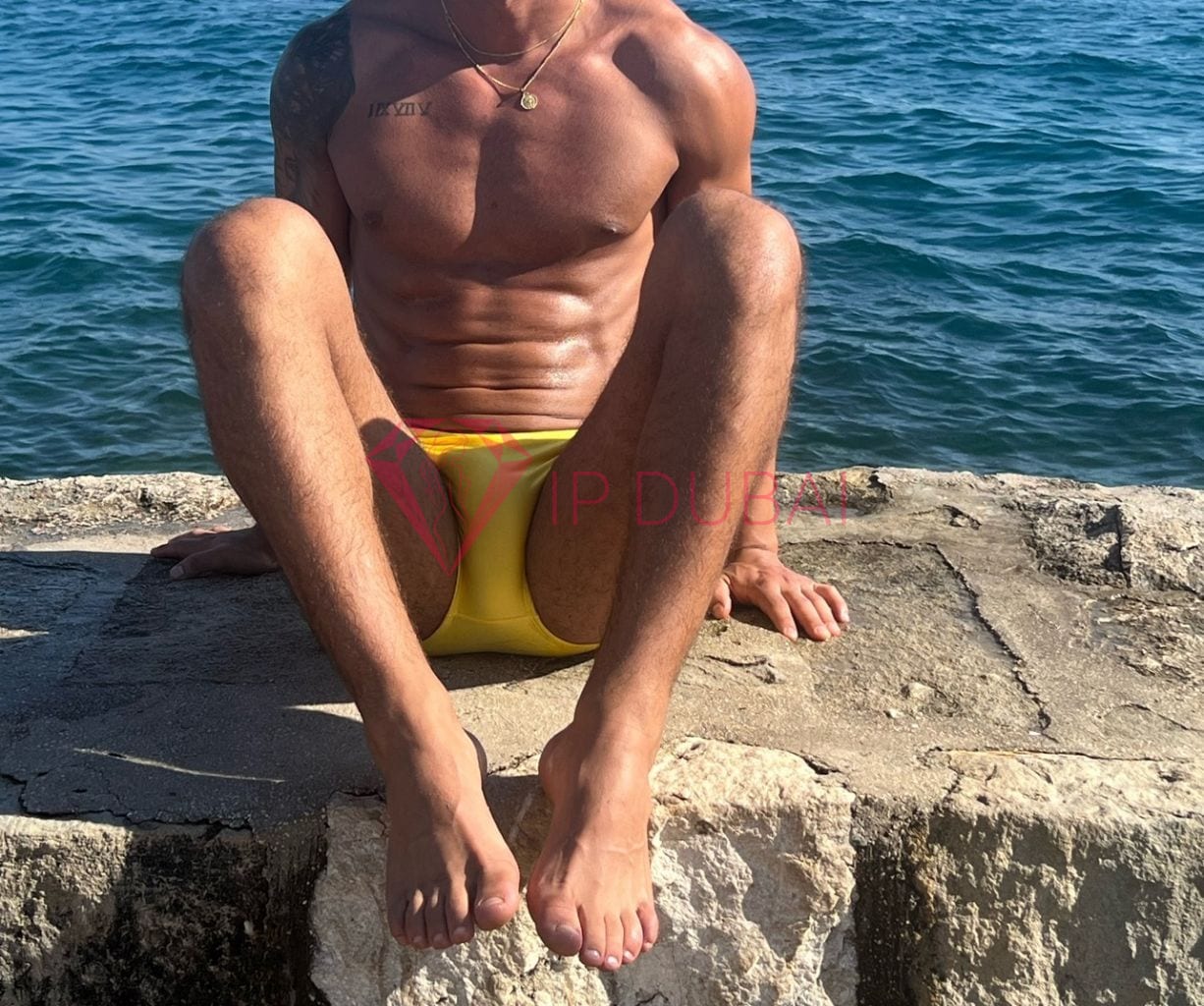 Camilo, 24, Latina, in Downtown, Dubai, from AED 2,500 an hour, speaks Spanish and Portuguese — photo 3 of 37
