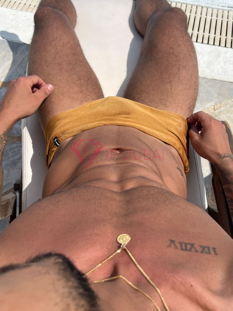 Camilo, 24, Latina, in Downtown, Dubai, from AED 2,500 an hour, speaks Spanish and Portuguese — photo 4 of 37