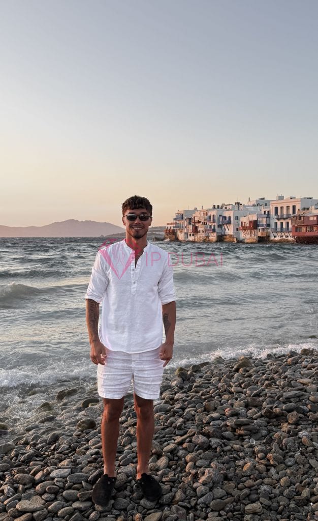 Camilo, 24, Latina, in Downtown, Dubai, from AED 2,500 an hour, speaks Spanish and Portuguese — photo 9 of 37