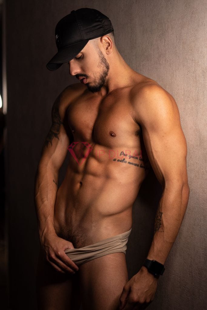 Emiliano, 28, Latina, in Al Qasimia, Sharjah, from AED 2,650 an hour, speaks Spanish and Portuguese — photo 18 of 30