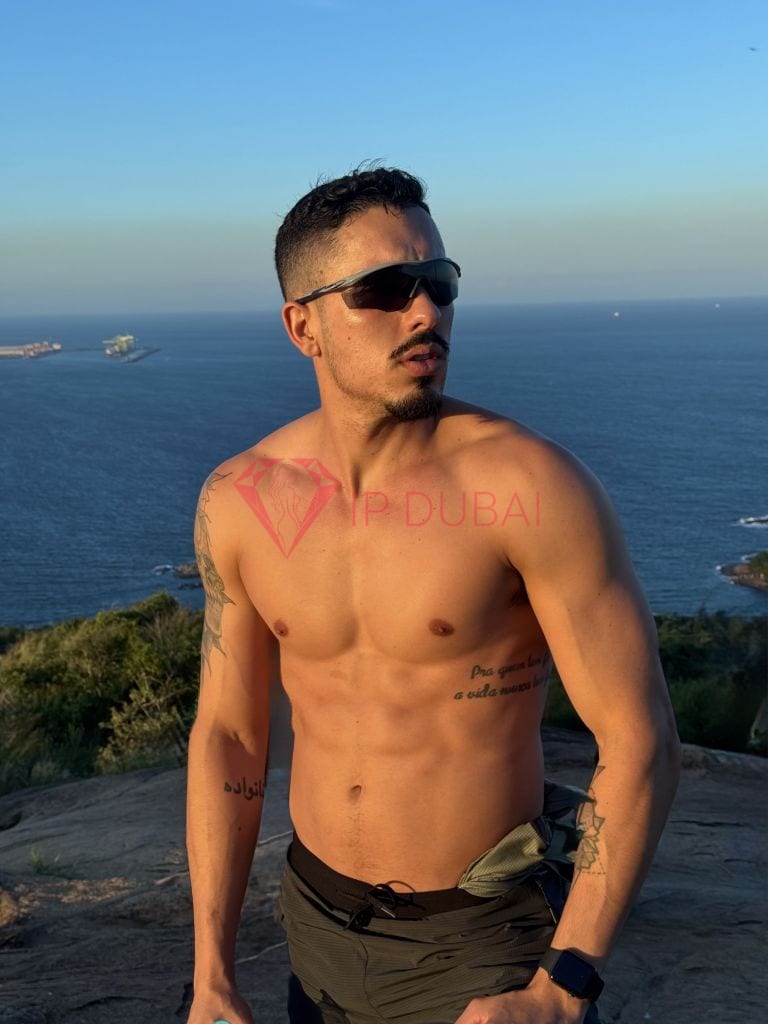 Emiliano, 28, Latina, in Al Qasimia, Sharjah, from AED 2,650 an hour, speaks Spanish and Portuguese — photo 9 of 30
