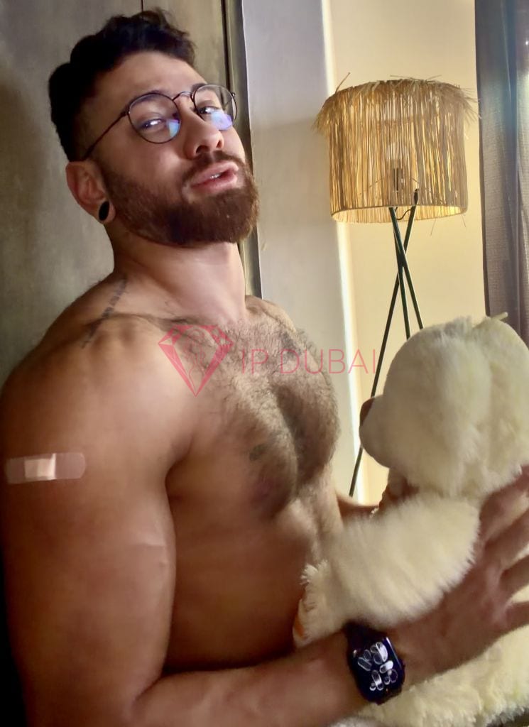 Lucas, 28, Latina, in Deira, Dubai, from AED 13,500 an hour, speaks Spanish and Portuguese — photo 10 of 36