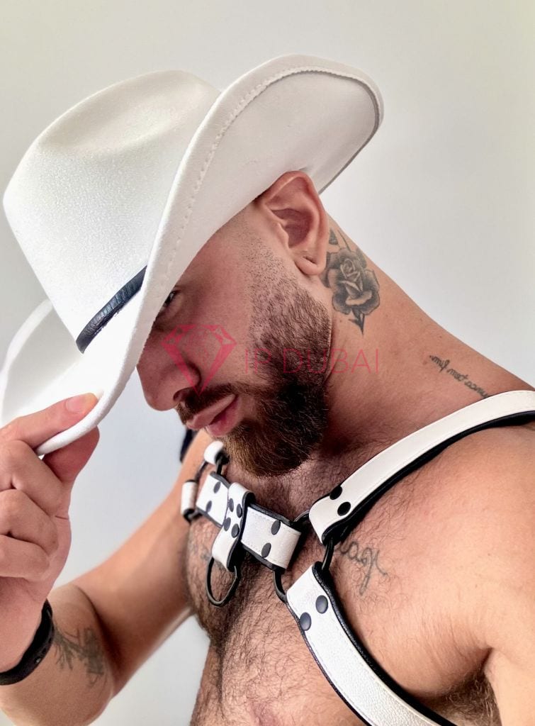Lucas, 28, Latina, in Deira, Dubai, from AED 13,500 an hour, speaks Spanish and Portuguese — photo 14 of 36