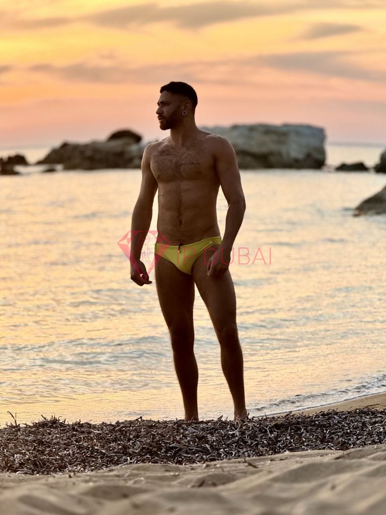 Lucas, 28, Latina, in Deira, Dubai, from AED 13,500 an hour, speaks Spanish and Portuguese — photo 17 of 36
