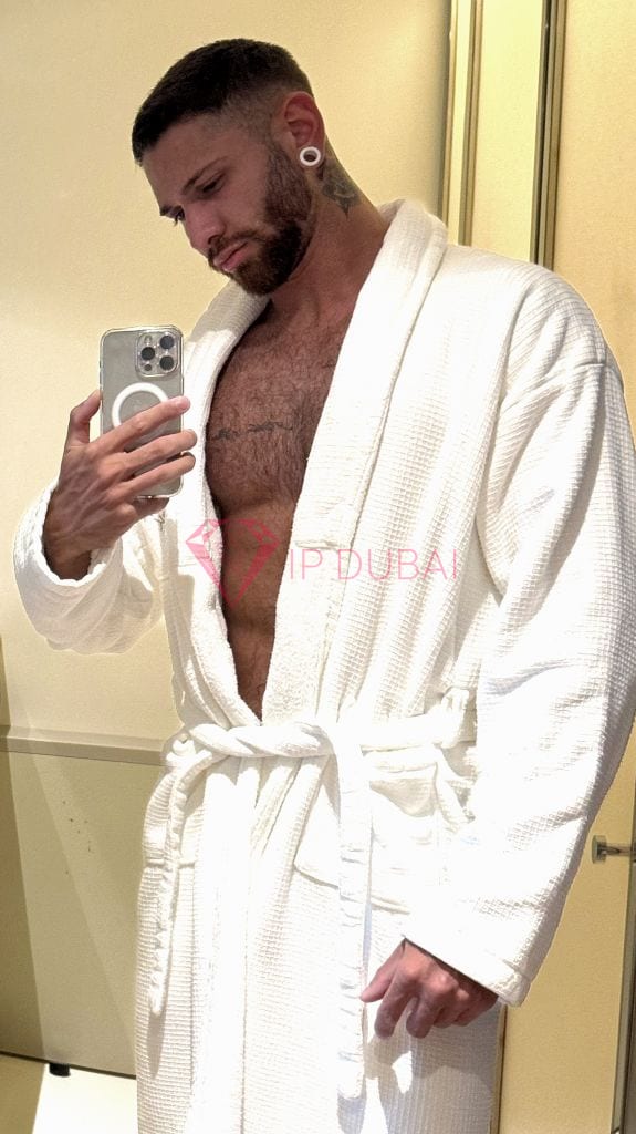 Lucas, 28, Latina, in Deira, Dubai, from AED 13,500 an hour, speaks Spanish and Portuguese — photo 29 of 36