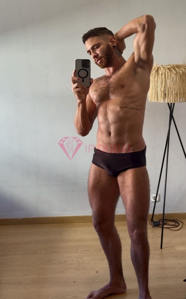 Lucas, 28, Latina, in Deira, Dubai, from AED 13,500 an hour, speaks Spanish and Portuguese — photo 32 of 36