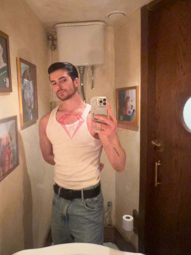 Felipe, 25, Latina, in DIFC, Dubai, from AED 2,200 an hour, speaks Spanish and Portuguese — photo 8 of 8