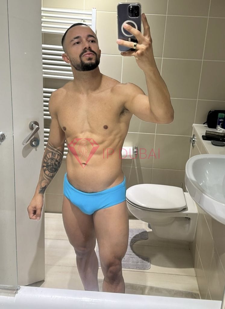Rodrigo, 28, Latina, in Corniche, Abu Dhabi, from AED 3,000 an hour, speaks Spanish and Portuguese — photo 7 of 8