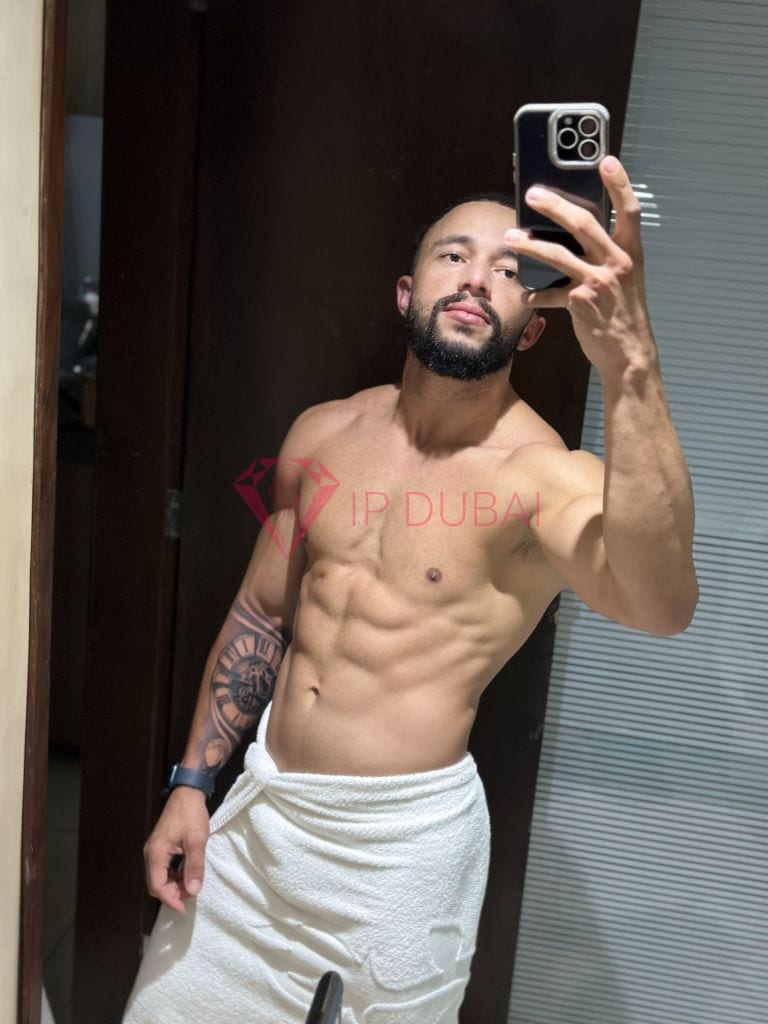 Rodrigo, 28, Latina, in Corniche, Abu Dhabi, from AED 3,000 an hour, speaks Spanish and Portuguese — photo 8 of 8
