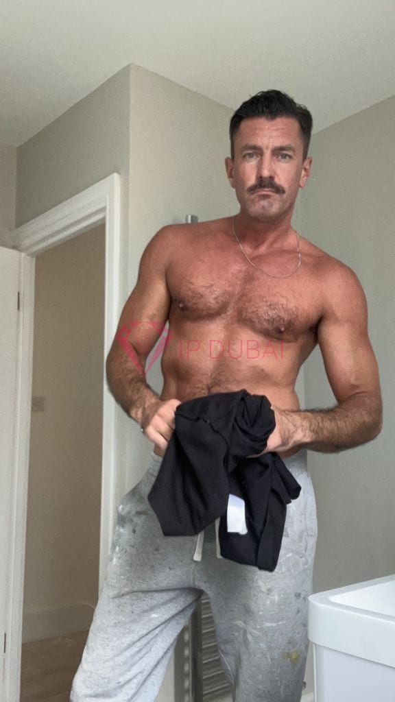 Lars, 36, European, in Khalifa City, Abu Dhabi, from AED 2,450 an hour, speaks English and French — photo 25 of 38