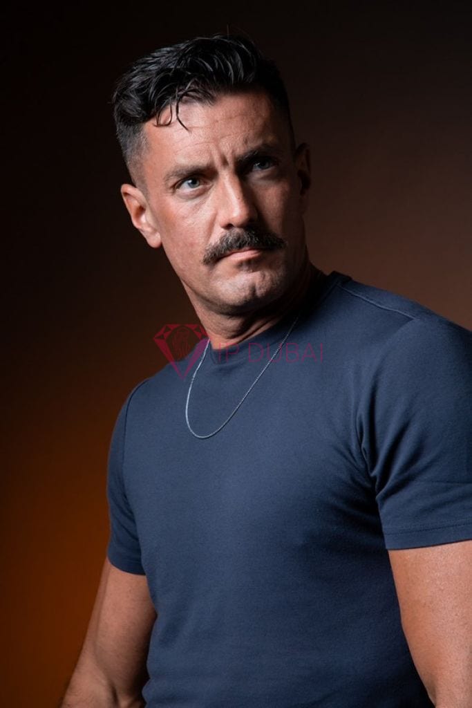 Lars, 36, European, in Khalifa City, Abu Dhabi, from AED 2,450 an hour, speaks English and French — photo 9 of 38