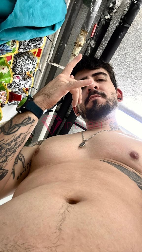 Thiago, 26, Latina, in Al Barsha, Dubai, from AED 2,050 an hour, speaks Spanish and Portuguese — photo 4 of 8