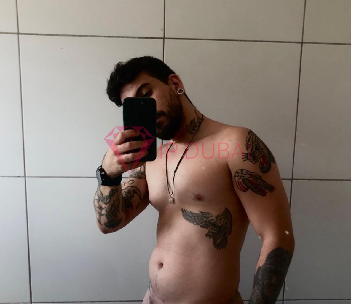 Thiago, 26, Latina, in Al Barsha, Dubai, from AED 2,050 an hour, speaks Spanish and Portuguese — photo 6 of 8