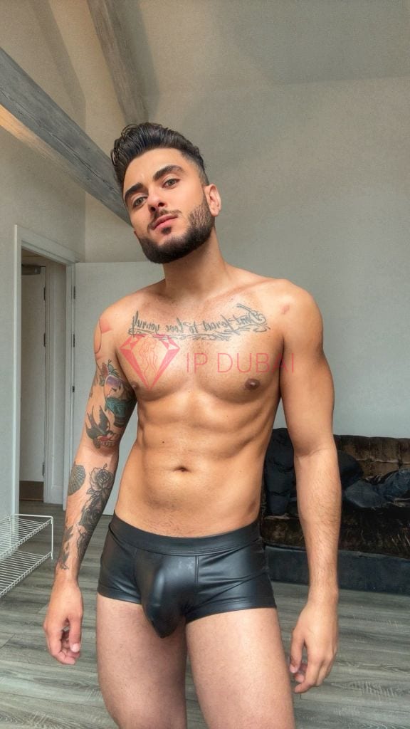 Emiliano, 25, Latina, in Al Nahda Dubai, Dubai, from AED 2,950 an hour, speaks Spanish and Portuguese — photo 10 of 14