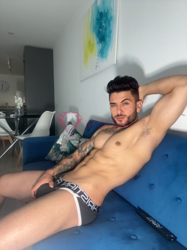 Emiliano, 25, Latina, in Al Nahda Dubai, Dubai, from AED 2,950 an hour, speaks Spanish and Portuguese — photo 3 of 14