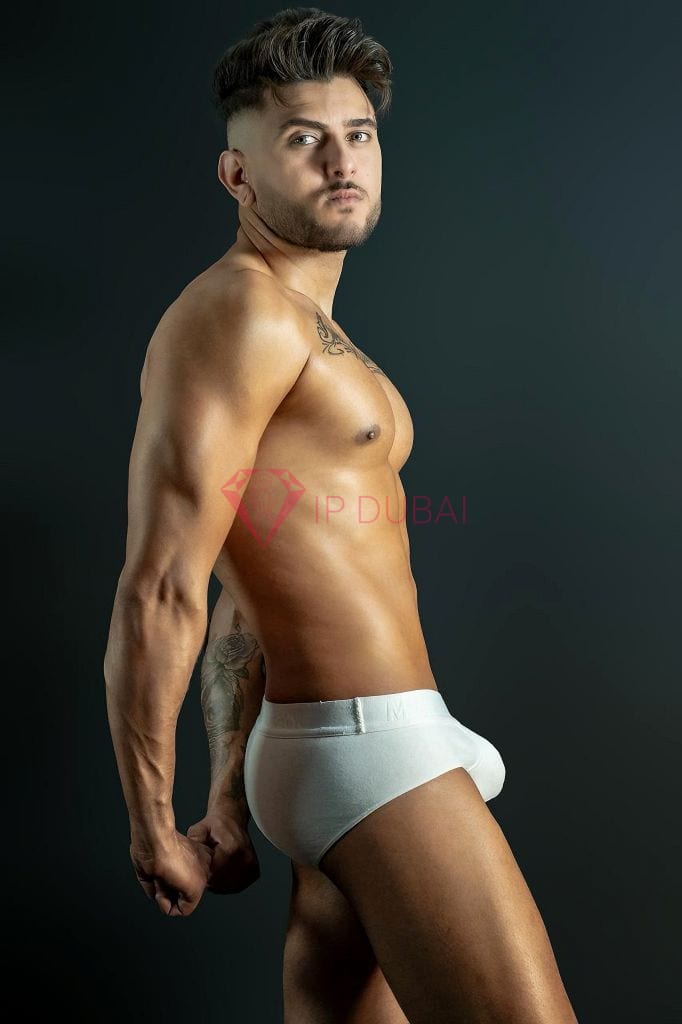 Emiliano, 25, Latina, in Al Nahda Dubai, Dubai, from AED 2,950 an hour, speaks Spanish and Portuguese — photo 7 of 14