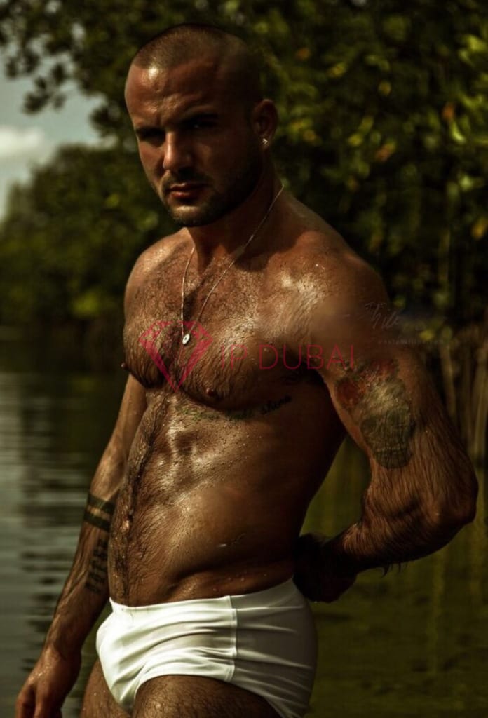 Nicolas, 28, Latina, in Corniche, Abu Dhabi, from AED 13,300 an hour, speaks Spanish and Portuguese — photo 12 of 50