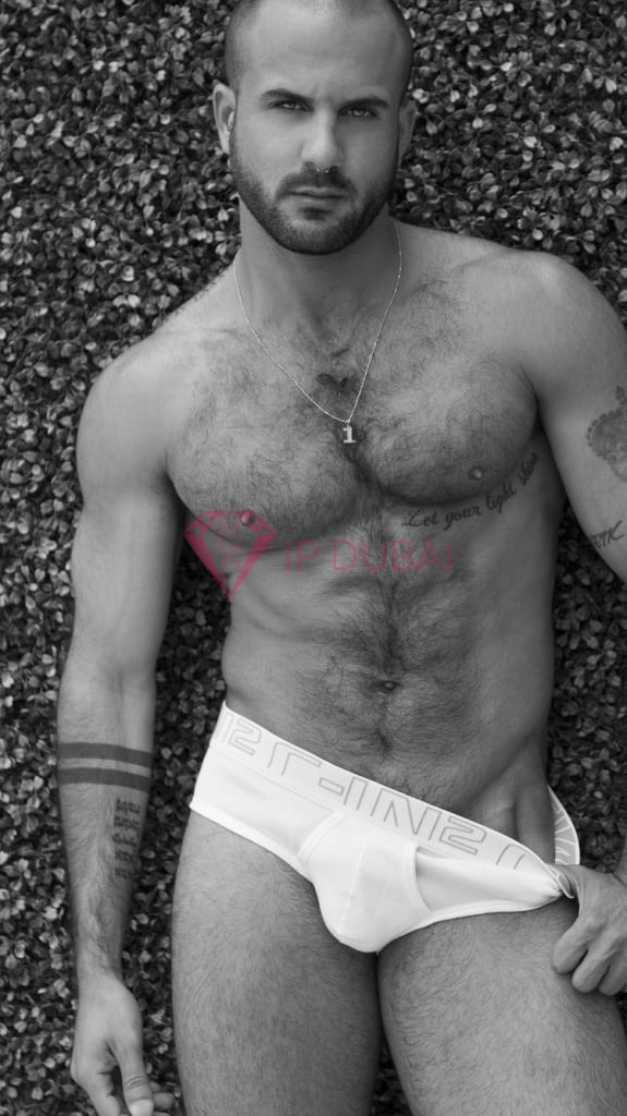 Nicolas, 28, Latina, in Corniche, Abu Dhabi, from AED 13,300 an hour, speaks Spanish and Portuguese — photo 26 of 50