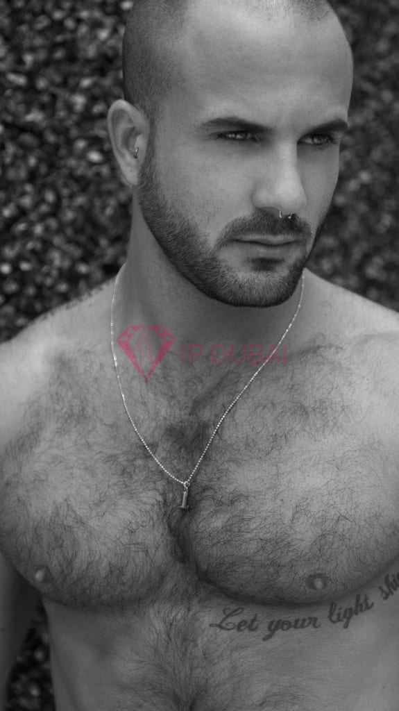 Nicolas, 28, Latina, in Corniche, Abu Dhabi, from AED 13,300 an hour, speaks Spanish and Portuguese — photo 38 of 50