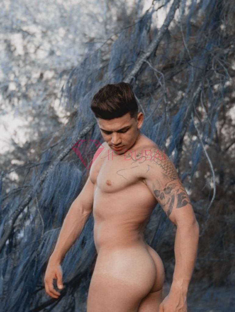 Alejandro, 29, Latina, in Mirdif, Dubai, from AED 2,050 an hour, speaks Spanish and Portuguese — photo 14 of 42