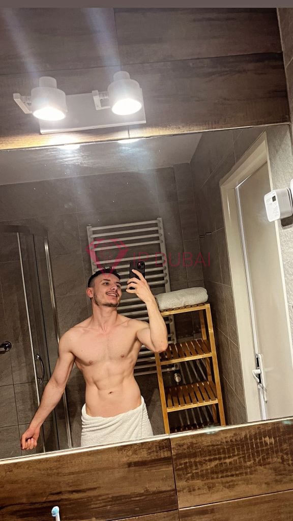 Henrik, 24, European, in DIFC, Dubai, from AED 2,250 an hour, speaks English and French — photo 9 of 18