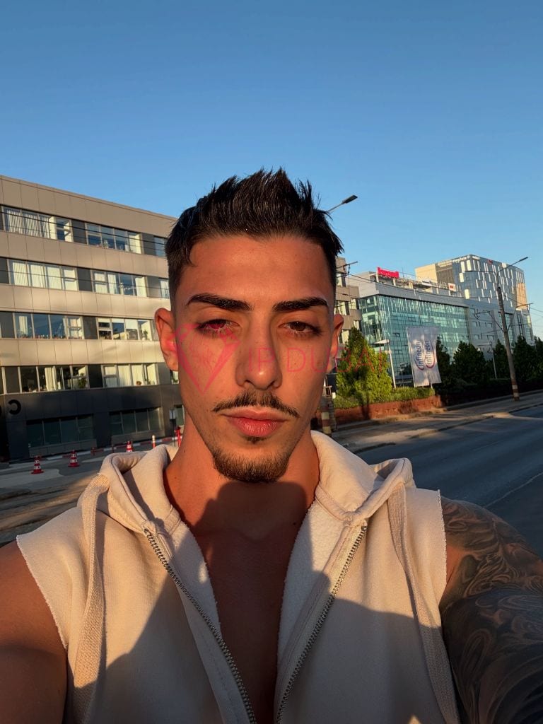 Rodrigo, 24, Latina, in Fujairah City, Fujairah, from AED 12,600 an hour, speaks Spanish and Portuguese — photo 4 of 10