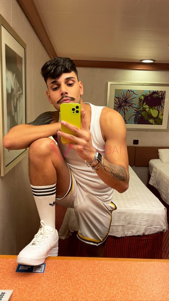 Gustavo, 28, Latina, in Karama, Dubai, from AED 2,600 an hour, speaks Spanish and Portuguese — photo 11 of 11