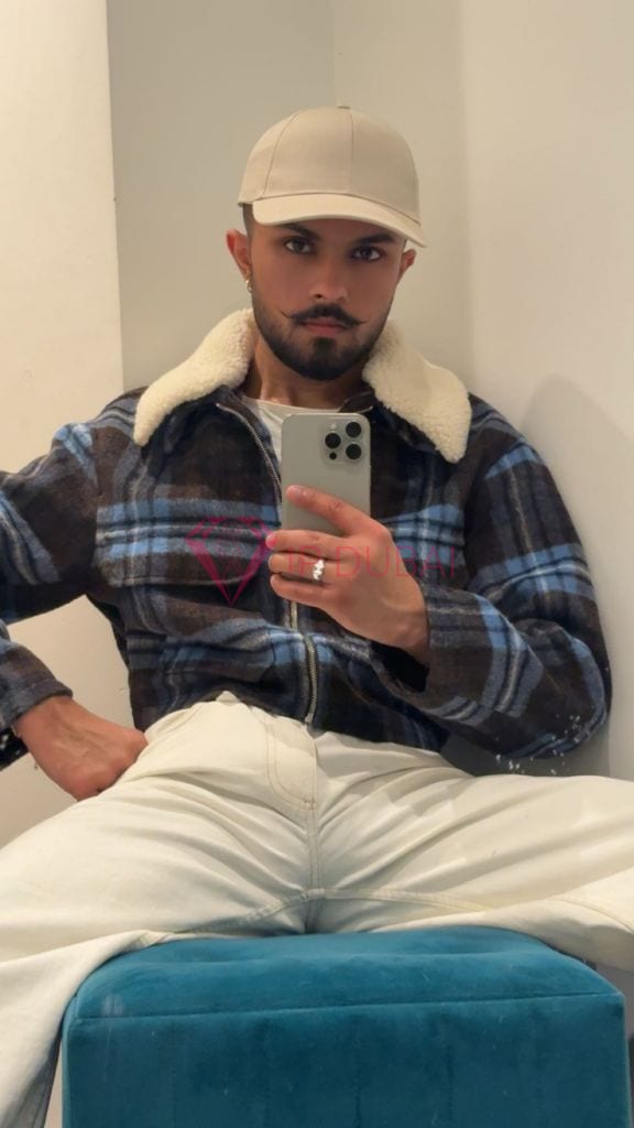 Leandro, 25, Latina, in TECOM, hourly rate from AED 2,750, incall only, speaks Spanish and Portuguese