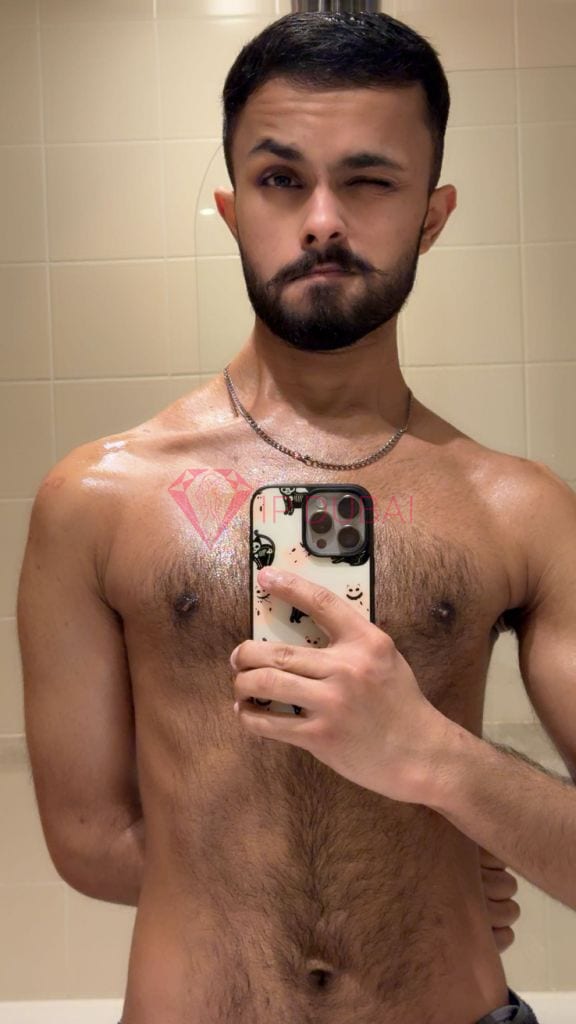 Leandro, 25, Latina, in TECOM, Dubai, from AED 2,750 an hour, speaks Spanish and Portuguese — photo 5 of 6