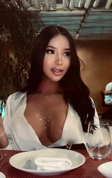 Isabela, 27, Latina, in Downtown, Dubai, from AED 2,550 an hour, speaks Spanish and Portuguese — photo 5 of 13