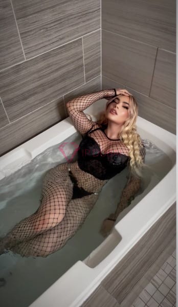 Luana, 25, Latina, in TECOM, Dubai, from AED 8,100 an hour, speaks Spanish and Portuguese — photo 3 of 24