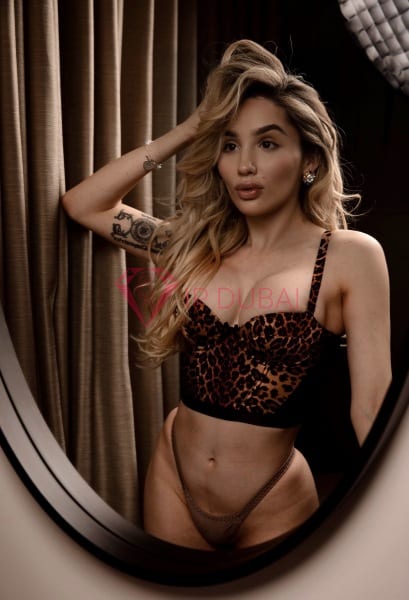 Estelle, 21, European, in TECOM, Dubai, from AED 2,450 an hour, speaks English and French — photo 11 of 34