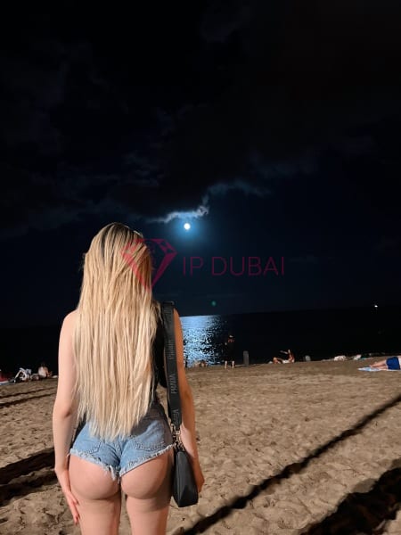 Estelle, 21, European, in TECOM, Dubai, from AED 2,450 an hour, speaks English and French — photo 14 of 34