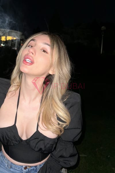 Estelle, 21, European, in TECOM, Dubai, from AED 2,450 an hour, speaks English and French — photo 31 of 34