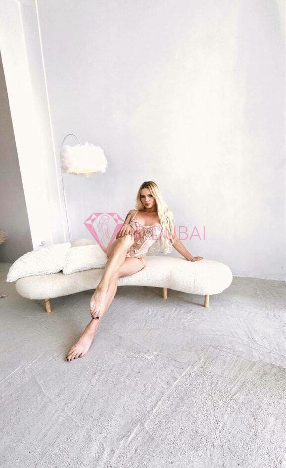 Renata, 27, Latina, in Al Rashidiya, Ajman, from AED 2,150 an hour, speaks Spanish and Portuguese — photo 17 of 32